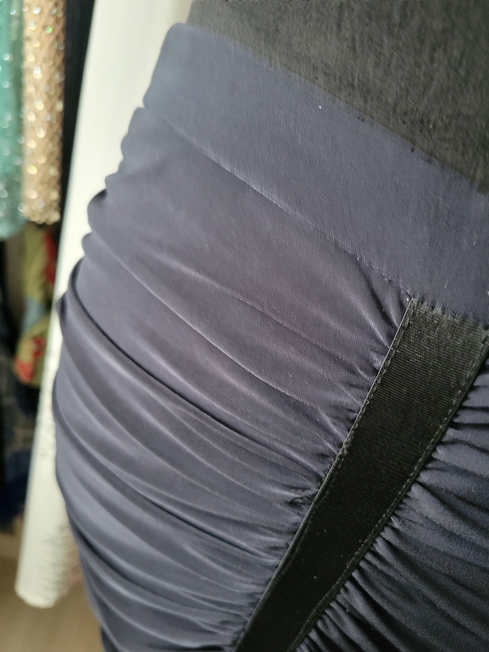 Y2k Caché Ruched Pencil Skirt in Navy